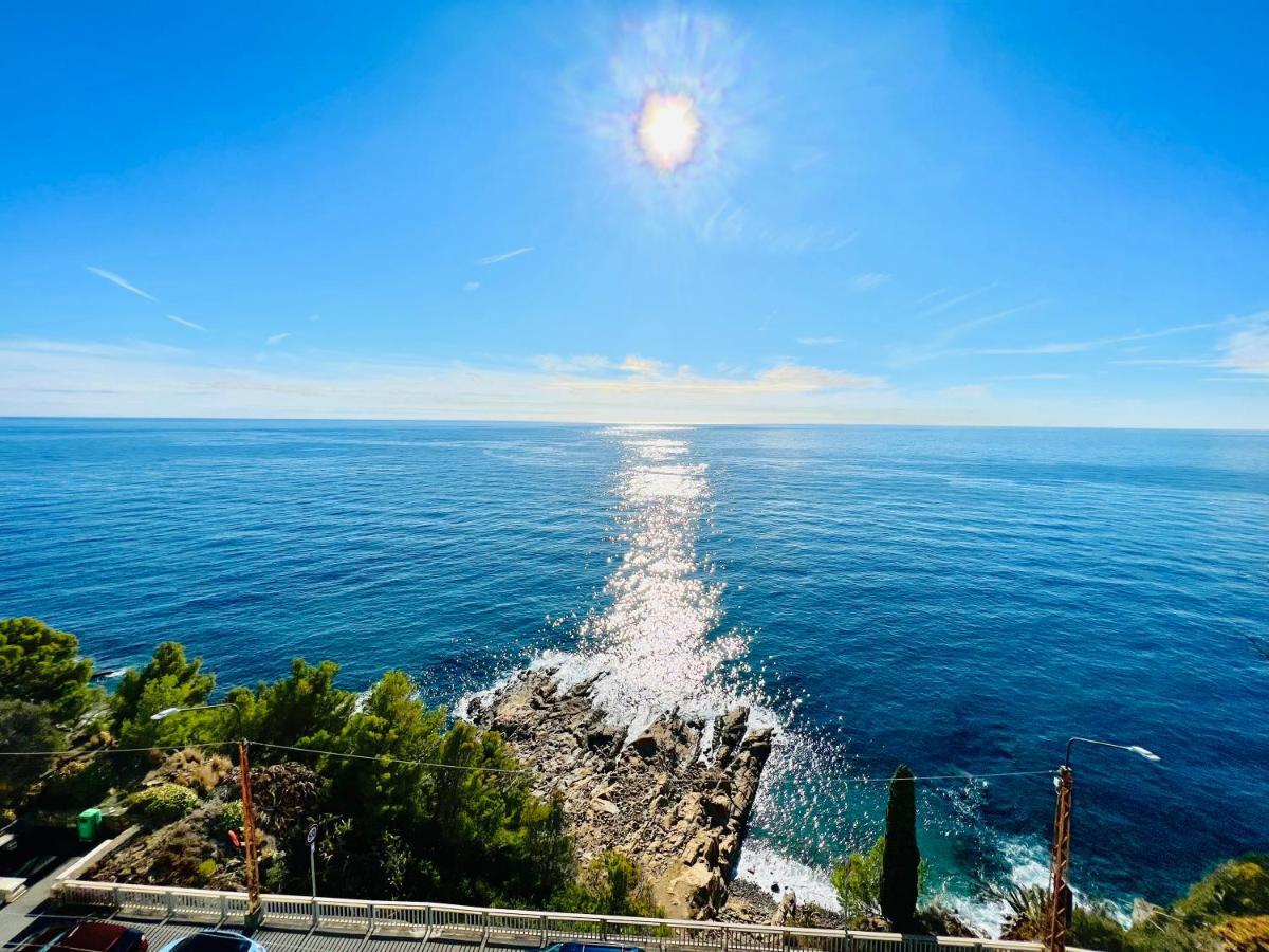 Suite Sunset 7 - Fronte Mare サンレモ エクステリア 写真