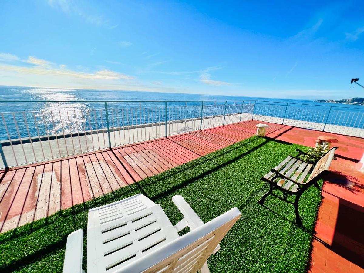 Suite Sunset 7 - Fronte Mare サンレモ エクステリア 写真