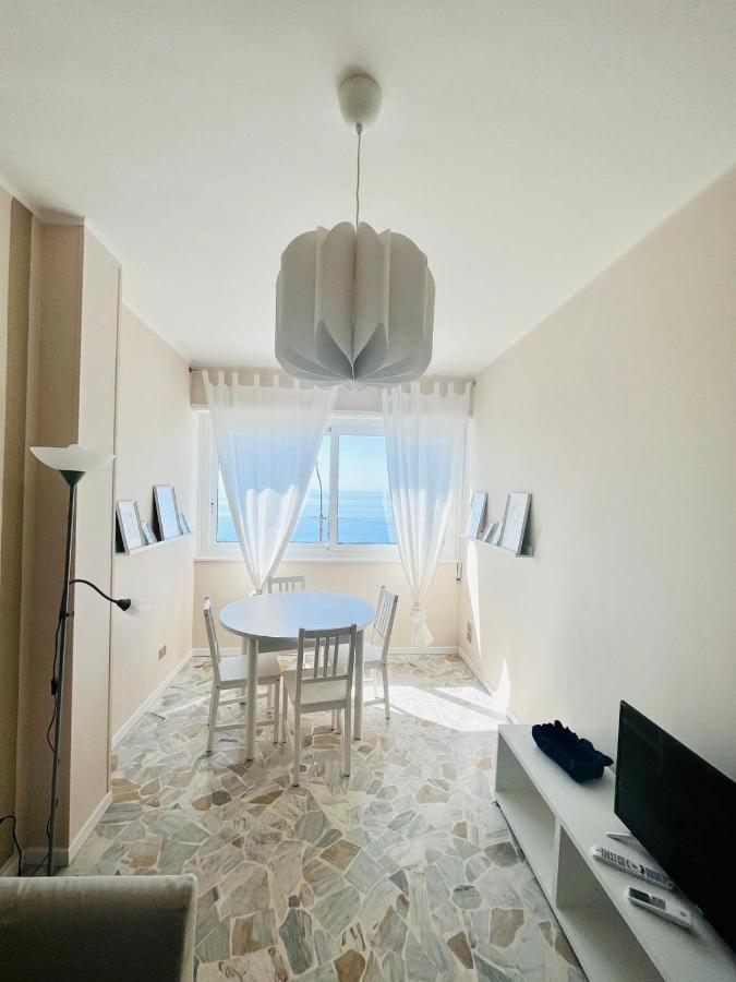 Suite Sunset 7 - Fronte Mare サンレモ エクステリア 写真