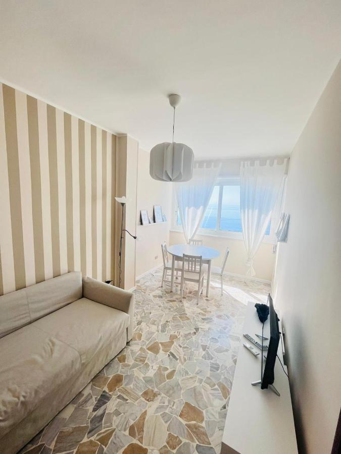 Suite Sunset 7 - Fronte Mare サンレモ エクステリア 写真