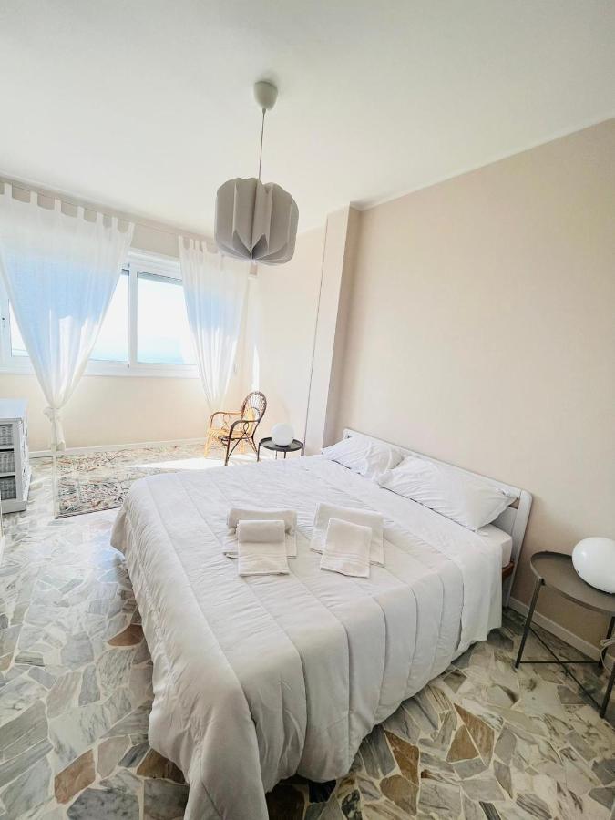Suite Sunset 7 - Fronte Mare サンレモ エクステリア 写真